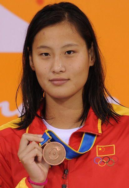 主持人陆滢生活照,镜头下的优雅与魅力