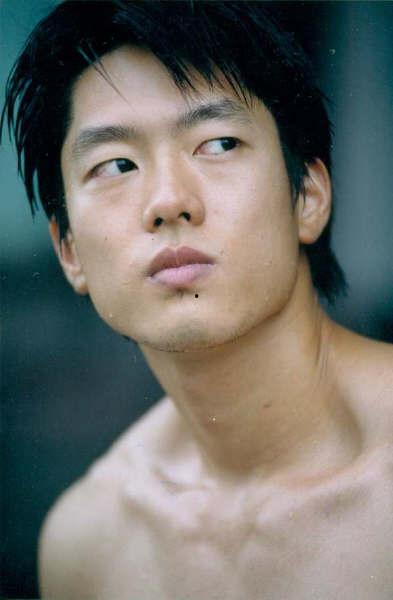 凌潇肃的个人资料,从影视新星到实力派演员的蜕变之路